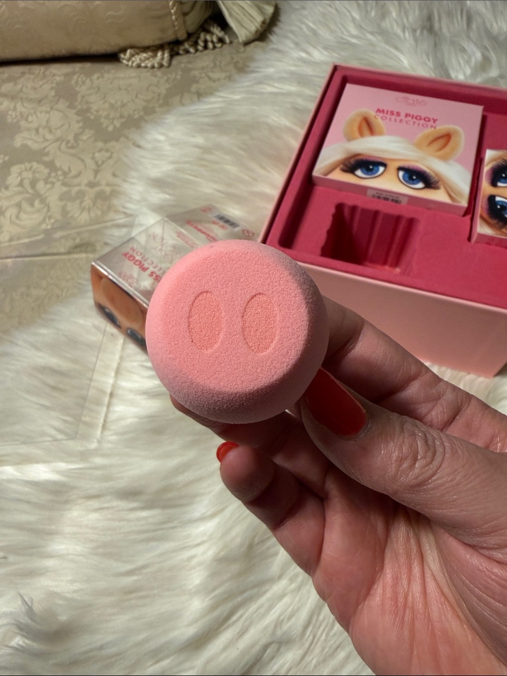 Ciaté NEW Miss Piggy Makeup Set Pink - Picture 12 of 17